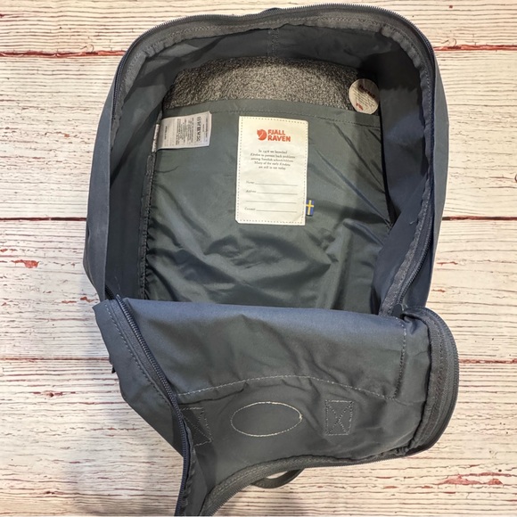 Fjallraven Kanken Classic Everyday Backback in Super Grey main image 16